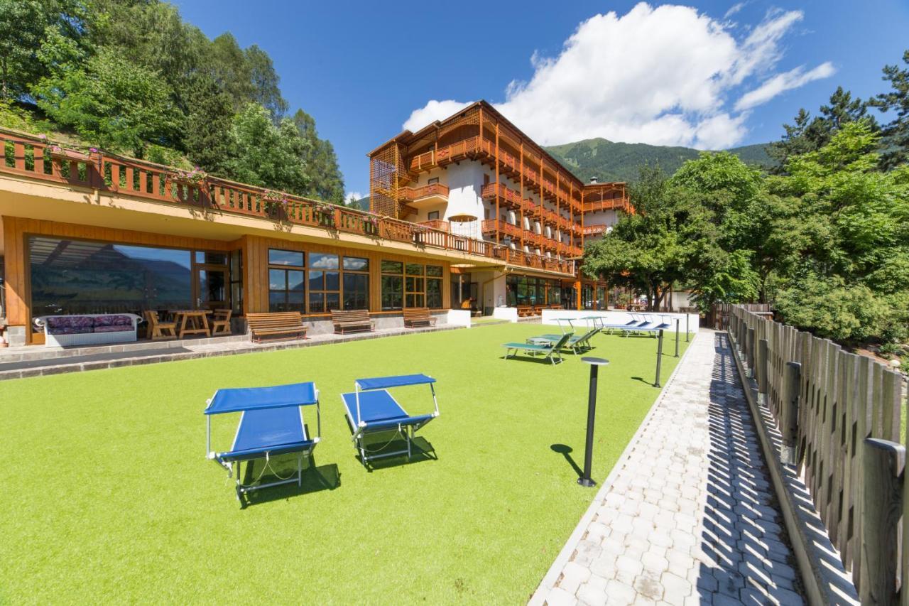 Hotel Sancamillo Dimaro Exterior photo